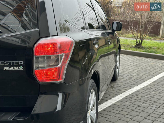 Черный Субару Форестер, объемом двигателя 2.5 л и пробегом 258 тыс. км за 9850 $, фото 12 на Automoto.ua