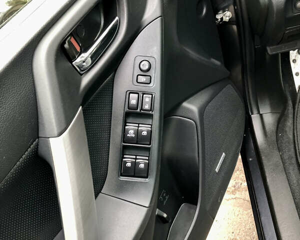 Чорний Субару Forester, об'ємом двигуна 2 л та пробігом 76 тис. км за 14450 $, фото 16 на Automoto.ua