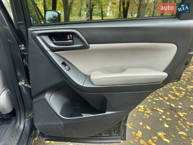 Чорний Субару Forester, об'ємом двигуна 2.5 л та пробігом 219 тис. км за 12000 $, фото 22 на Automoto.ua