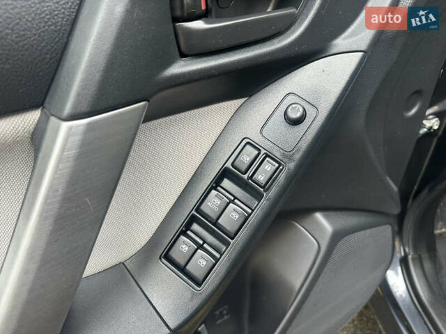 Чорний Субару Forester, об'ємом двигуна 2.5 л та пробігом 219 тис. км за 12000 $, фото 15 на Automoto.ua