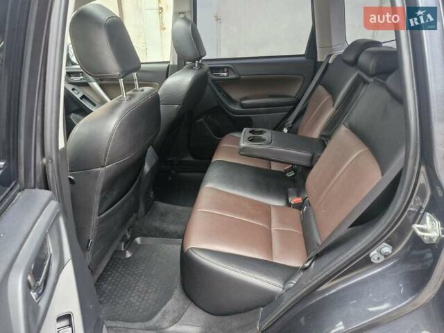 Чорний Субару Forester, об'ємом двигуна 1.96 л та пробігом 211 тис. км за 13900 $, фото 5 на Automoto.ua