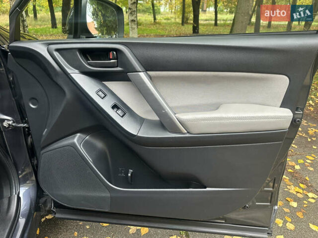 Чорний Субару Forester, об'ємом двигуна 2.5 л та пробігом 219 тис. км за 12000 $, фото 25 на Automoto.ua