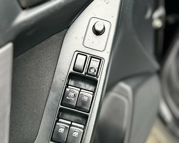 Чорний Субару Forester, об'ємом двигуна 2.46 л та пробігом 184 тис. км за 12999 $, фото 10 на Automoto.ua
