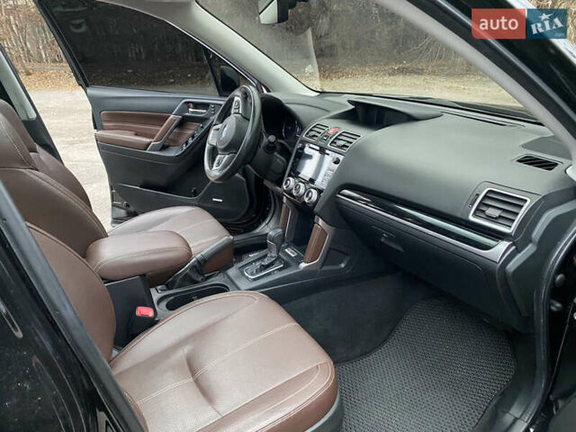 Черный Субару Форестер, объемом двигателя 2 л и пробегом 138 тыс. км за 16200 $, фото 7 на Automoto.ua