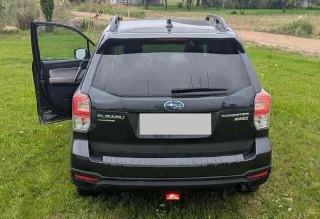 Черный Субару Форестер, объемом двигателя 0 л и пробегом 135 тыс. км за 7500 $, фото 5 на Automoto.ua