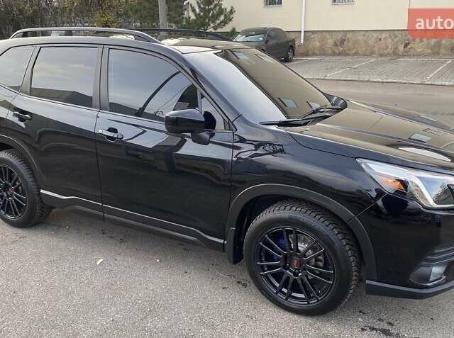 Черный Субару Форестер, объемом двигателя 2.5 л и пробегом 110 тыс. км за 18900 $, фото 4 на Automoto.ua