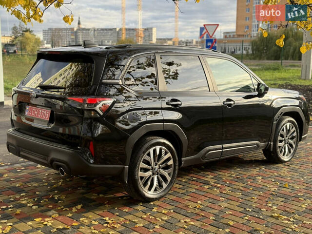 Черный Субару Форестер, объемом двигателя 2.5 л и пробегом 21 тыс. км за 32490 $, фото 2 на Automoto.ua