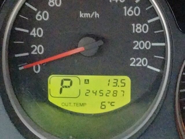 Красный Субару Форестер, объемом двигателя 2 л и пробегом 245 тыс. км за 6100 $, фото 5 на Automoto.ua