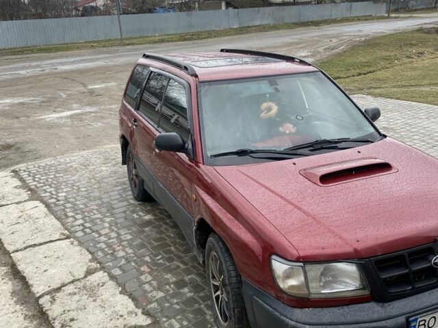 Красный Субару Форестер, объемом двигателя 2 л и пробегом 350 тыс. км за 4000 $, фото 1 на Automoto.ua