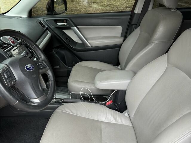 Красный Субару Форестер, объемом двигателя 2.5 л и пробегом 140 тыс. км за 14000 $, фото 6 на Automoto.ua