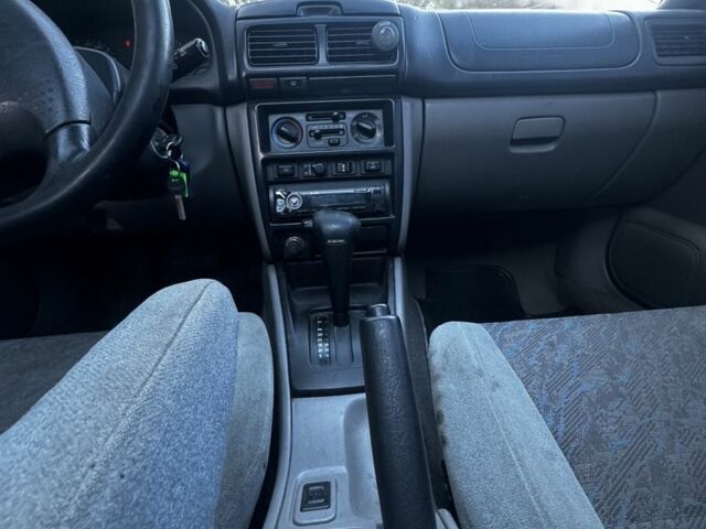 Червоний Субару Forester, об'ємом двигуна 2 л та пробігом 185 тис. км за 2250 $, фото 12 на Automoto.ua