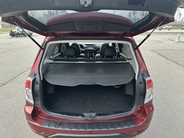 Красный Субару Форестер, объемом двигателя 2.5 л и пробегом 200 тыс. км за 9500 $, фото 12 на Automoto.ua