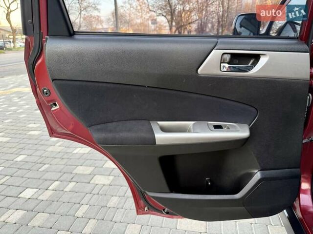 Червоний Субару Forester, об'ємом двигуна 2.46 л та пробігом 181 тис. км за 9999 $, фото 13 на Automoto.ua