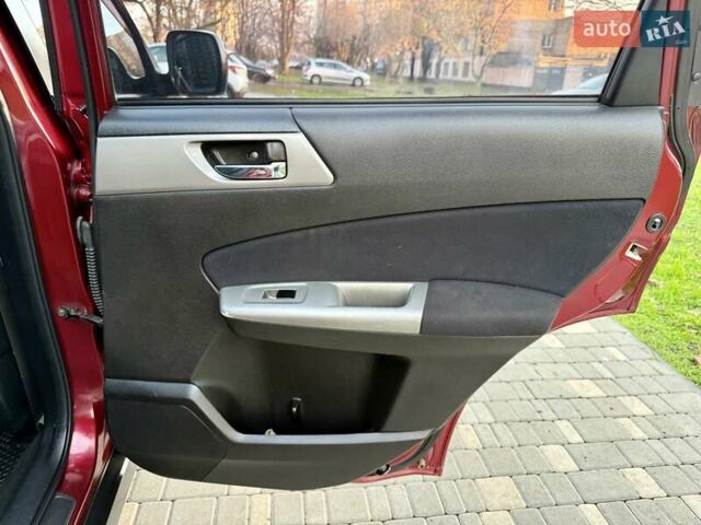 Червоний Субару Forester, об'ємом двигуна 2.46 л та пробігом 181 тис. км за 9999 $, фото 20 на Automoto.ua