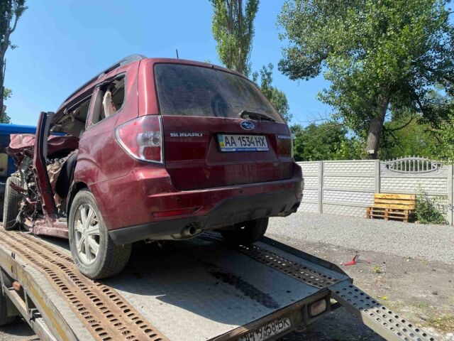 Красный Субару Форестер, объемом двигателя 0 л и пробегом 100 тыс. км за 1000 $, фото 1 на Automoto.ua