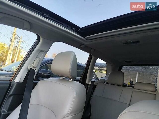 Красный Субару Форестер, объемом двигателя 2.5 л и пробегом 200 тыс. км за 9500 $, фото 3 на Automoto.ua