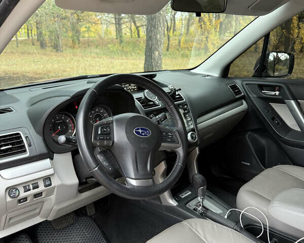 Красный Субару Форестер, объемом двигателя 2.46 л и пробегом 141 тыс. км за 14000 $, фото 5 на Automoto.ua