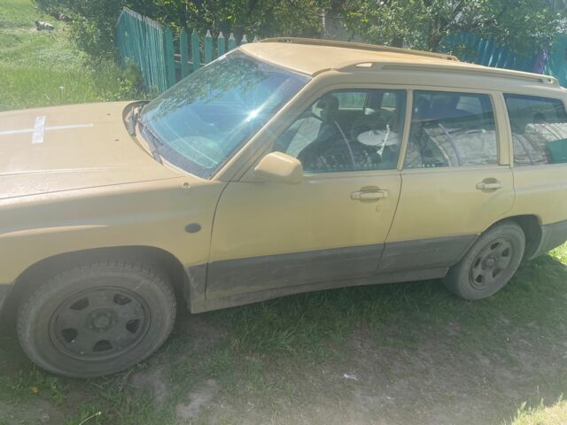 Жовтий Субару Forester, об'ємом двигуна 2 л та пробігом 3 тис. км за 3200 $, фото 2 на Automoto.ua