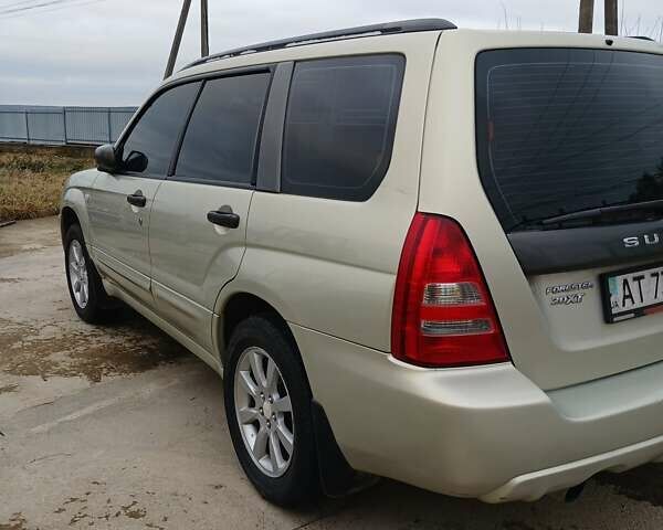 Желтый Субару Форестер, объемом двигателя 2 л и пробегом 320 тыс. км за 5000 $, фото 2 на Automoto.ua