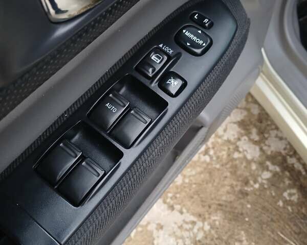 Желтый Субару Форестер, объемом двигателя 2 л и пробегом 320 тыс. км за 5000 $, фото 12 на Automoto.ua