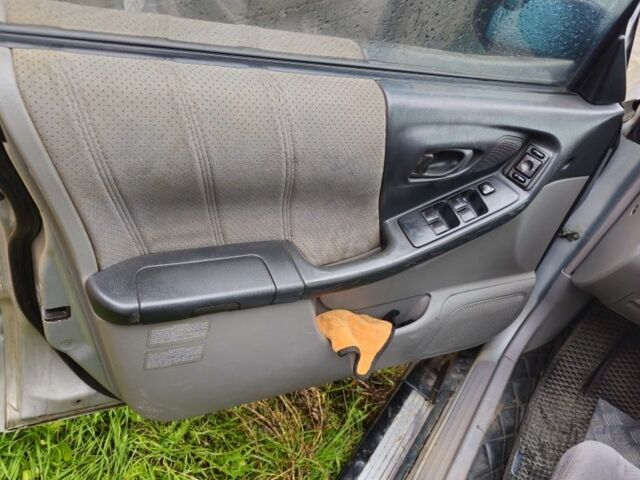 Сірий Субару Forester, об'ємом двигуна 2 л та пробігом 180 тис. км за 1700 $, фото 2 на Automoto.ua