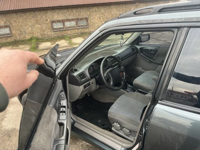 Серый Субару Форестер, объемом двигателя 2 л и пробегом 350 тыс. км за 4500 $, фото 9 на Automoto.ua