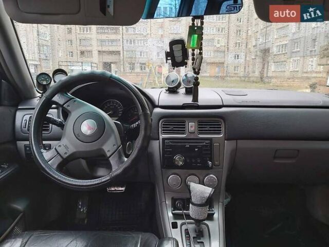 Серый Субару Форестер, объемом двигателя 2 л и пробегом 384 тыс. км за 5500 $, фото 5 на Automoto.ua