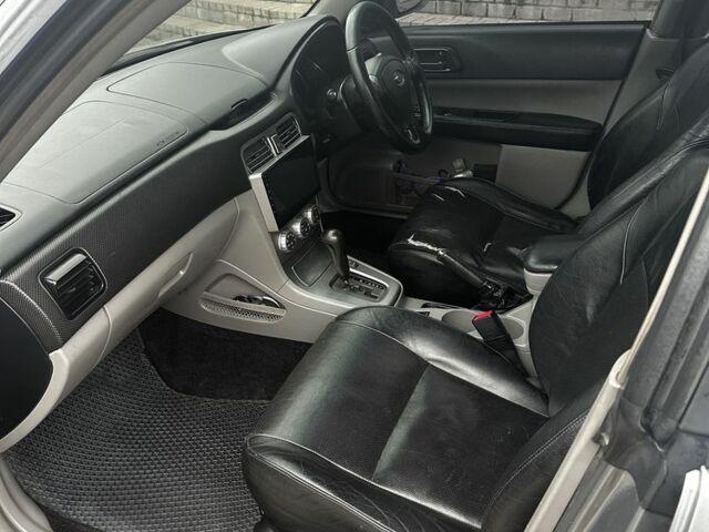 Серый Субару Форестер, объемом двигателя 2 л и пробегом 370 тыс. км за 4000 $, фото 7 на Automoto.ua