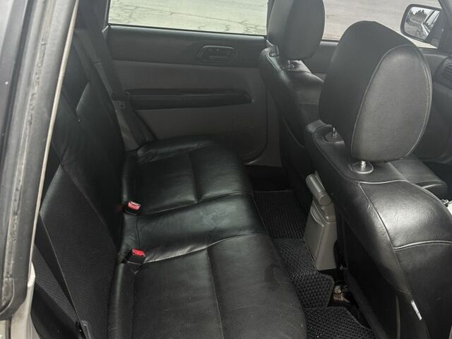 Серый Субару Форестер, объемом двигателя 2 л и пробегом 370 тыс. км за 4000 $, фото 10 на Automoto.ua