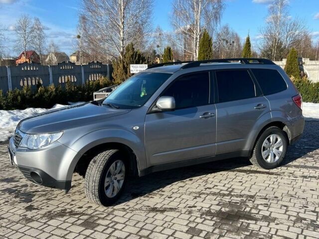 Сірий Субару Forester, об'ємом двигуна 2 л та пробігом 249 тис. км за 6500 $, фото 1 на Automoto.ua