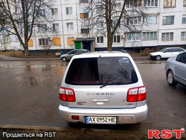 Серый Субару Форестер, объемом двигателя 2 л и пробегом 305 тыс. км за 4400 $, фото 3 на Automoto.ua