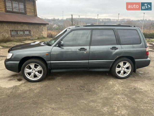 Серый Субару Форестер, объемом двигателя 2 л и пробегом 350 тыс. км за 4300 $, фото 1 на Automoto.ua