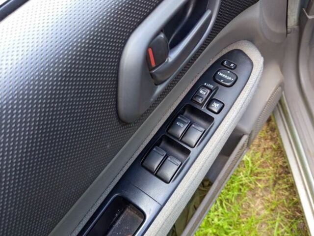 Серый Субару Форестер, объемом двигателя 2 л и пробегом 3 тыс. км за 3400 $, фото 6 на Automoto.ua