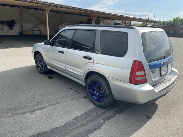 Сірий Субару Forester, об'ємом двигуна 2 л та пробігом 300 тис. км за 5600 $, фото 1 на Automoto.ua