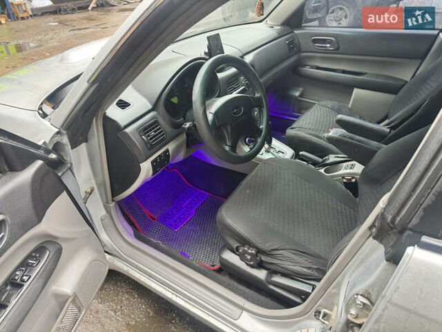 Сірий Субару Forester, об'ємом двигуна 2 л та пробігом 300 тис. км за 5000 $, фото 3 на Automoto.ua