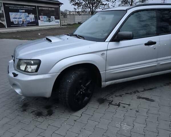 Серый Субару Форестер, объемом двигателя 2 л и пробегом 210 тыс. км за 6000 $, фото 1 на Automoto.ua