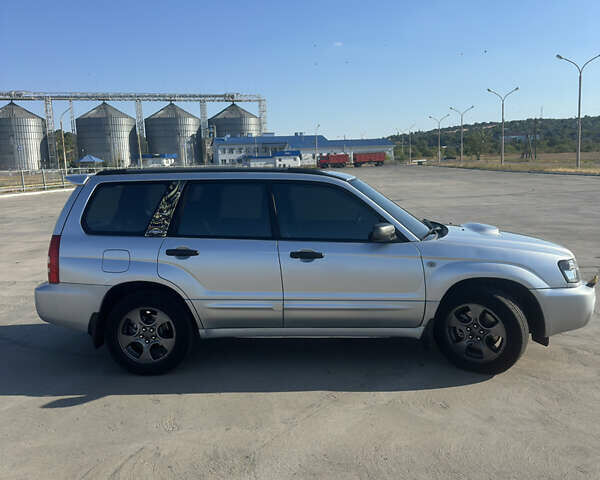 Сірий Субару Forester, об'ємом двигуна 1.99 л та пробігом 200 тис. км за 7700 $, фото 4 на Automoto.ua
