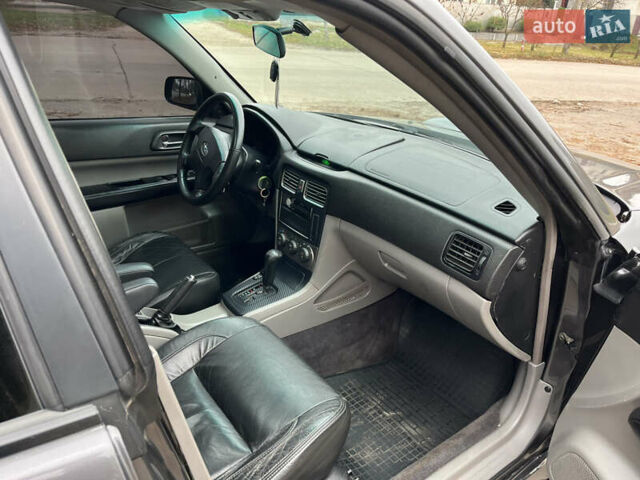 Серый Субару Форестер, объемом двигателя 2 л и пробегом 450 тыс. км за 4799 $, фото 6 на Automoto.ua