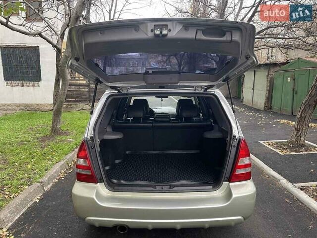 Серый Субару Форестер, объемом двигателя 2 л и пробегом 273 тыс. км за 6000 $, фото 5 на Automoto.ua