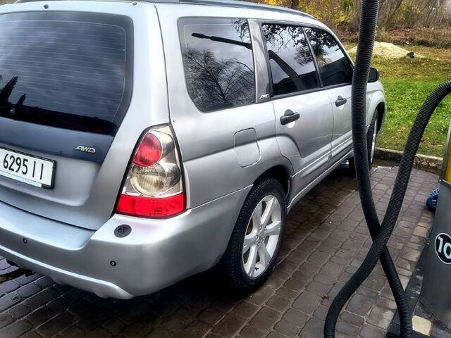 Субару Forester 2004 у Сумах на Automoto.ua Сірий Субару Forester, об'ємом двигуна 2 л та пробігом 200 тис. км за 4950 $, фото 3 на Automoto.ua