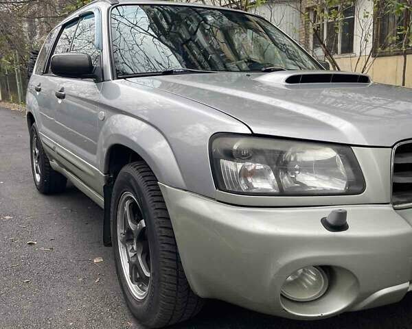 Серый Субару Форестер, объемом двигателя 2 л и пробегом 273 тыс. км за 6000 $, фото 1 на Automoto.ua