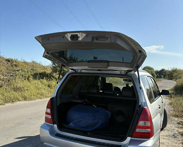 Сірий Субару Forester, об'ємом двигуна 2 л та пробігом 287 тис. км за 6000 $, фото 5 на Automoto.ua