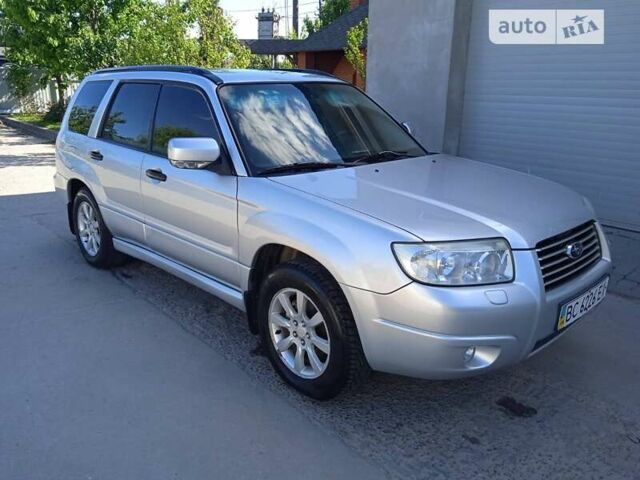 Сірий Субару Forester, об'ємом двигуна 1.99 л та пробігом 235 тис. км за 5850 $, фото 4 на Automoto.ua