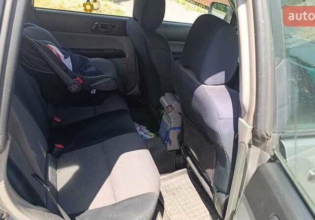 Сірий Субару Forester, об'ємом двигуна 2 л та пробігом 370 тис. км за 5300 $, фото 2 на Automoto.ua