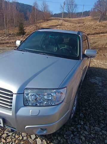 Серый Субару Форестер, объемом двигателя 2 л и пробегом 395 тыс. км за 6100 $, фото 4 на Automoto.ua