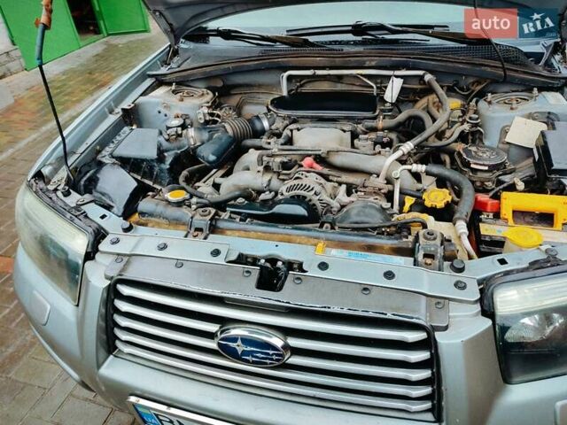 Серый Субару Форестер, объемом двигателя 2 л и пробегом 186 тыс. км за 7300 $, фото 7 на Automoto.ua