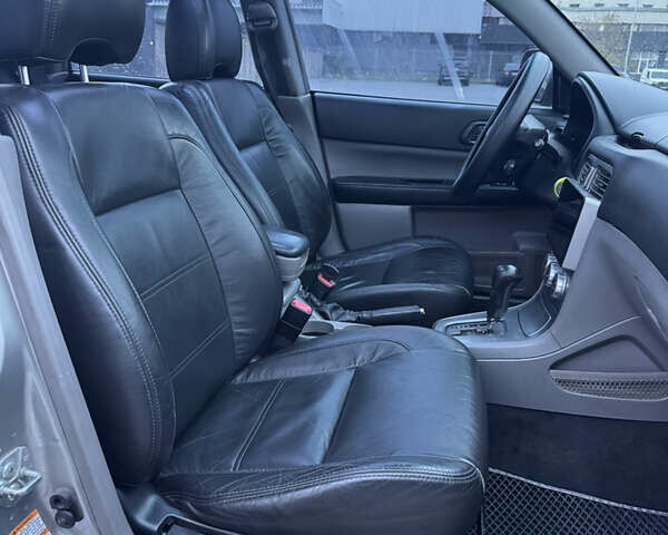 Серый Субару Форестер, объемом двигателя 2 л и пробегом 195 тыс. км за 6700 $, фото 8 на Automoto.ua