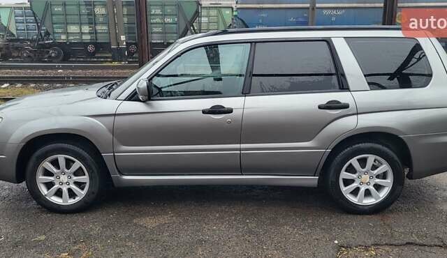 Серый Субару Форестер, объемом двигателя 1.99 л и пробегом 275 тыс. км за 6300 $, фото 4 на Automoto.ua