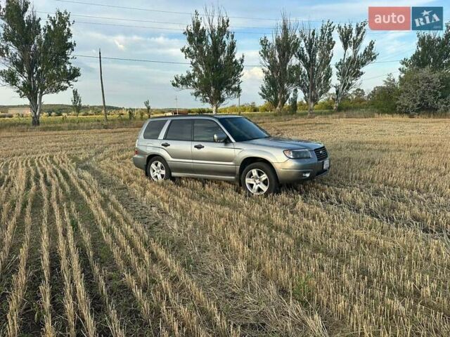 Серый Субару Форестер, объемом двигателя 2 л и пробегом 315 тыс. км за 5850 $, фото 3 на Automoto.ua