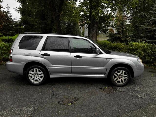 Сірий Субару Forester, об'ємом двигуна 2 л та пробігом 345 тис. км за 6940 $, фото 5 на Automoto.ua